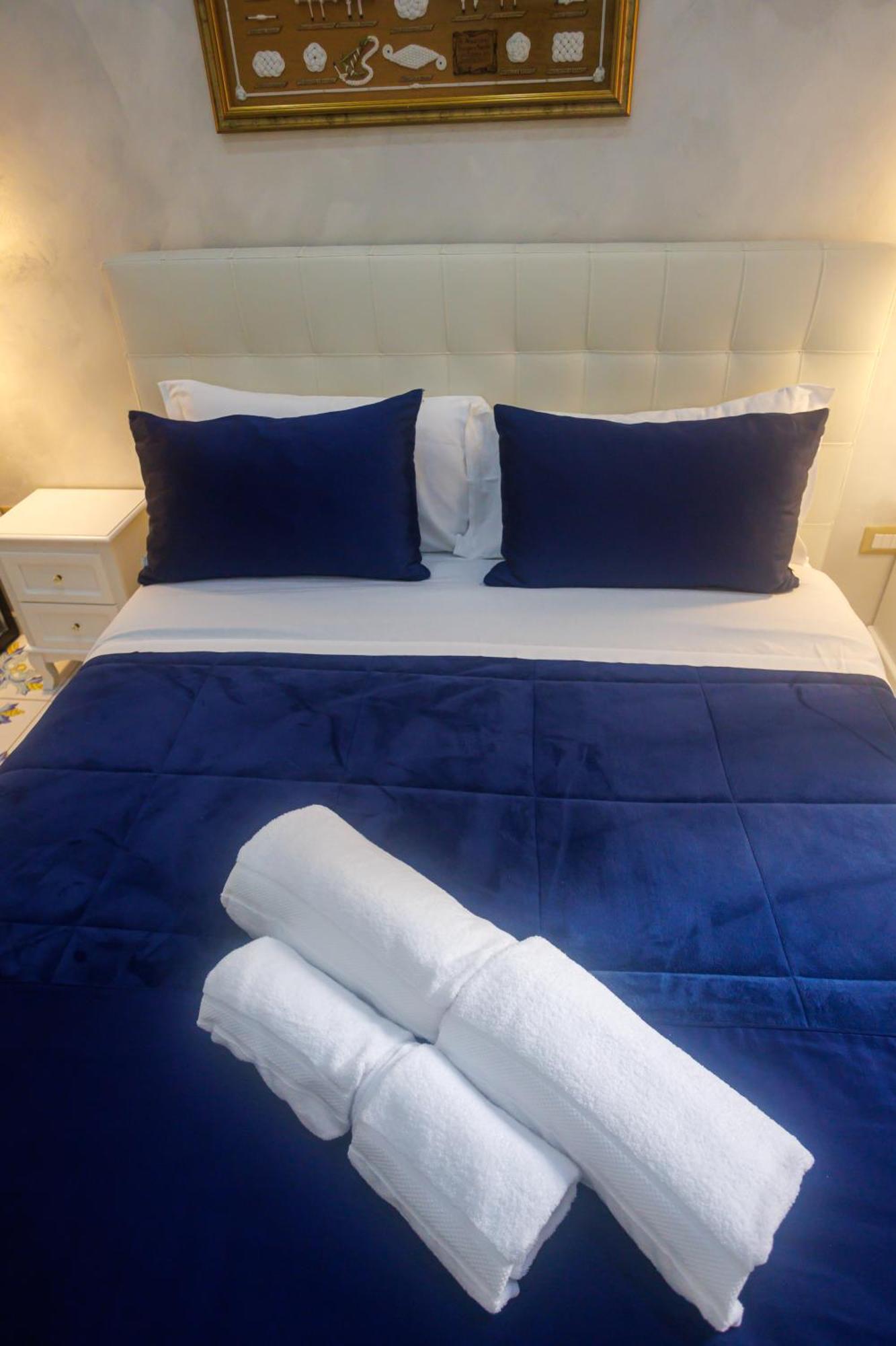 Alma Adry Bed & Breakfast เนเปิลส์ ภายนอก รูปภาพ