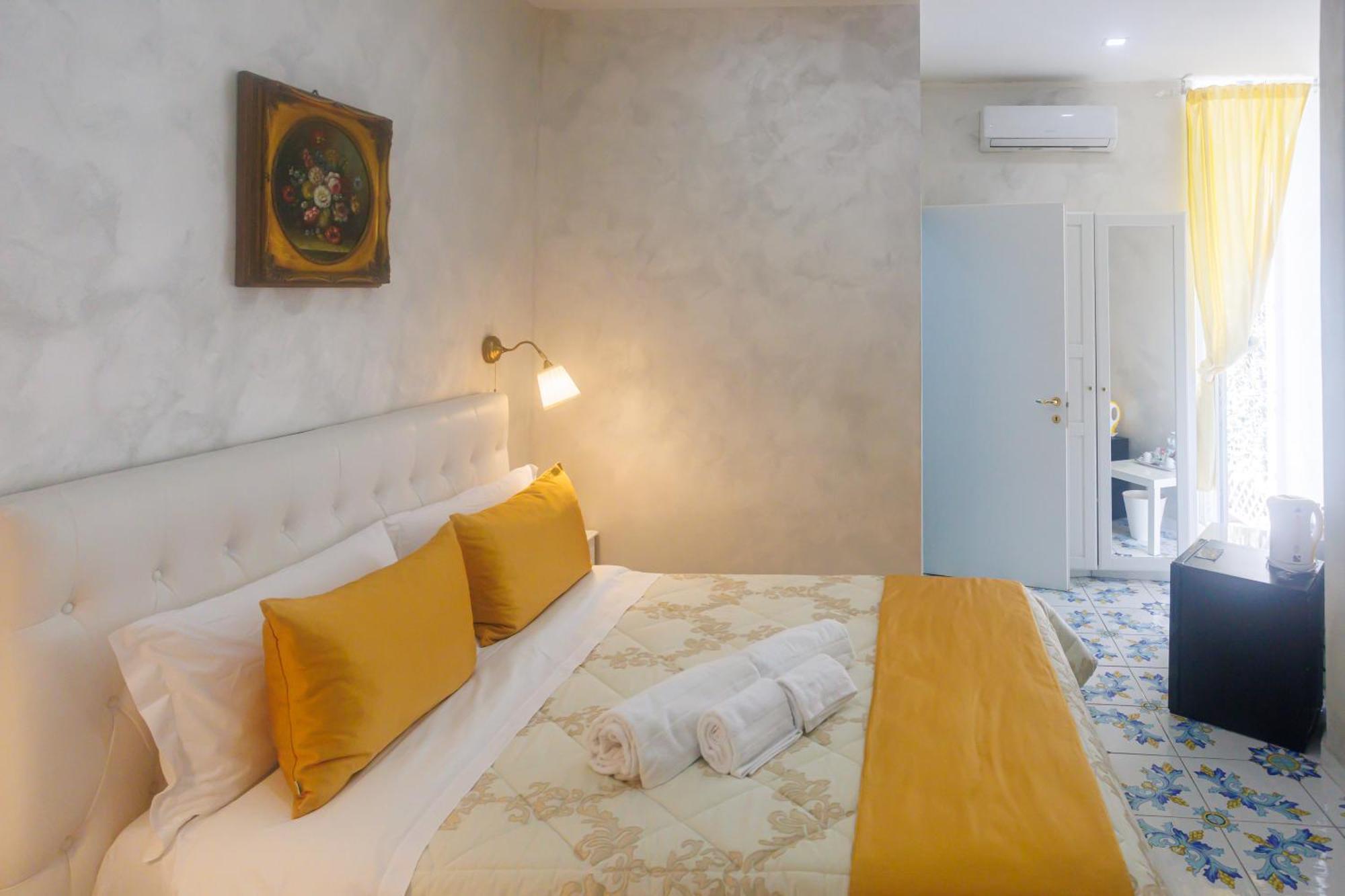 Alma Adry Bed & Breakfast เนเปิลส์ ภายนอก รูปภาพ