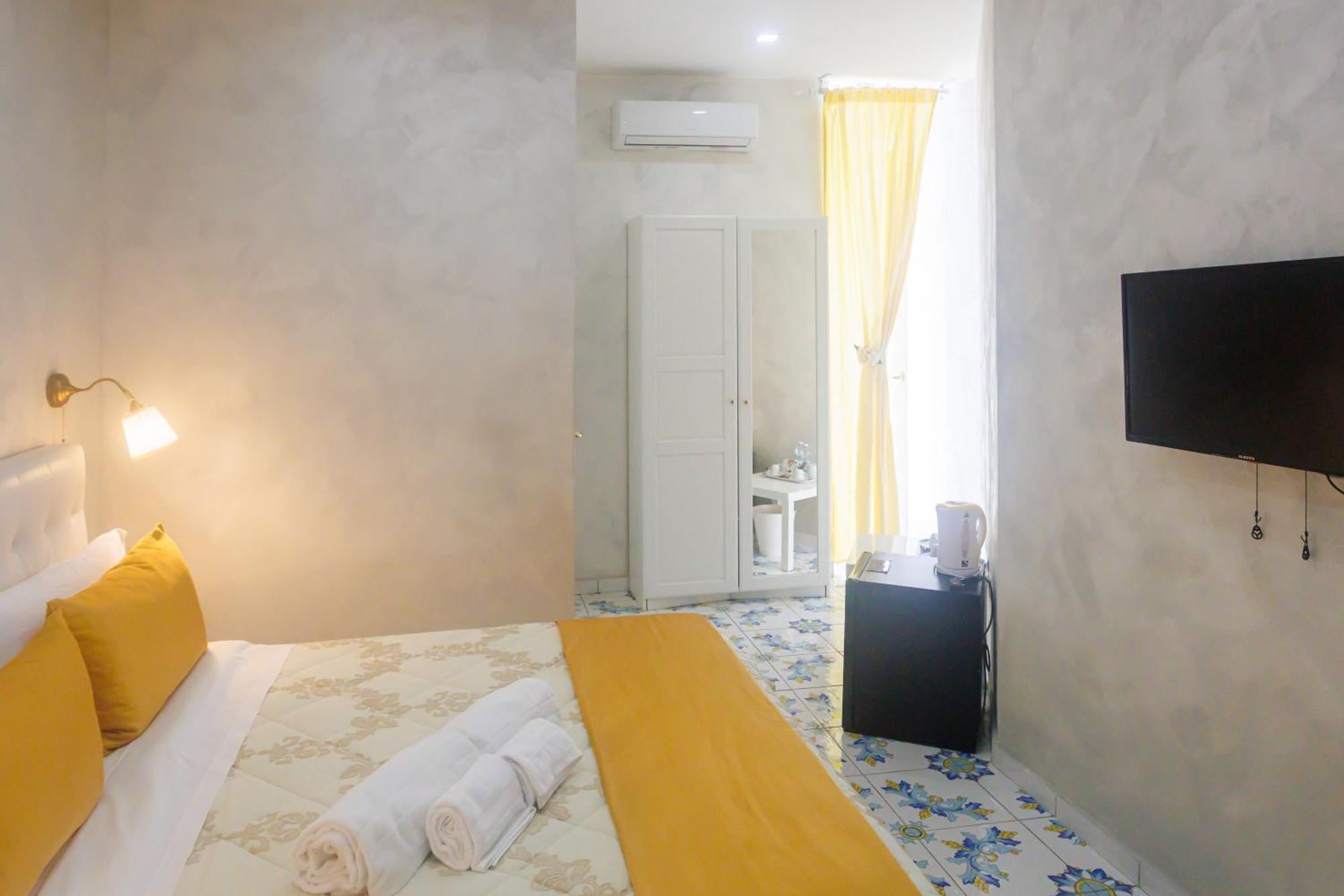Alma Adry Bed & Breakfast เนเปิลส์ ภายนอก รูปภาพ