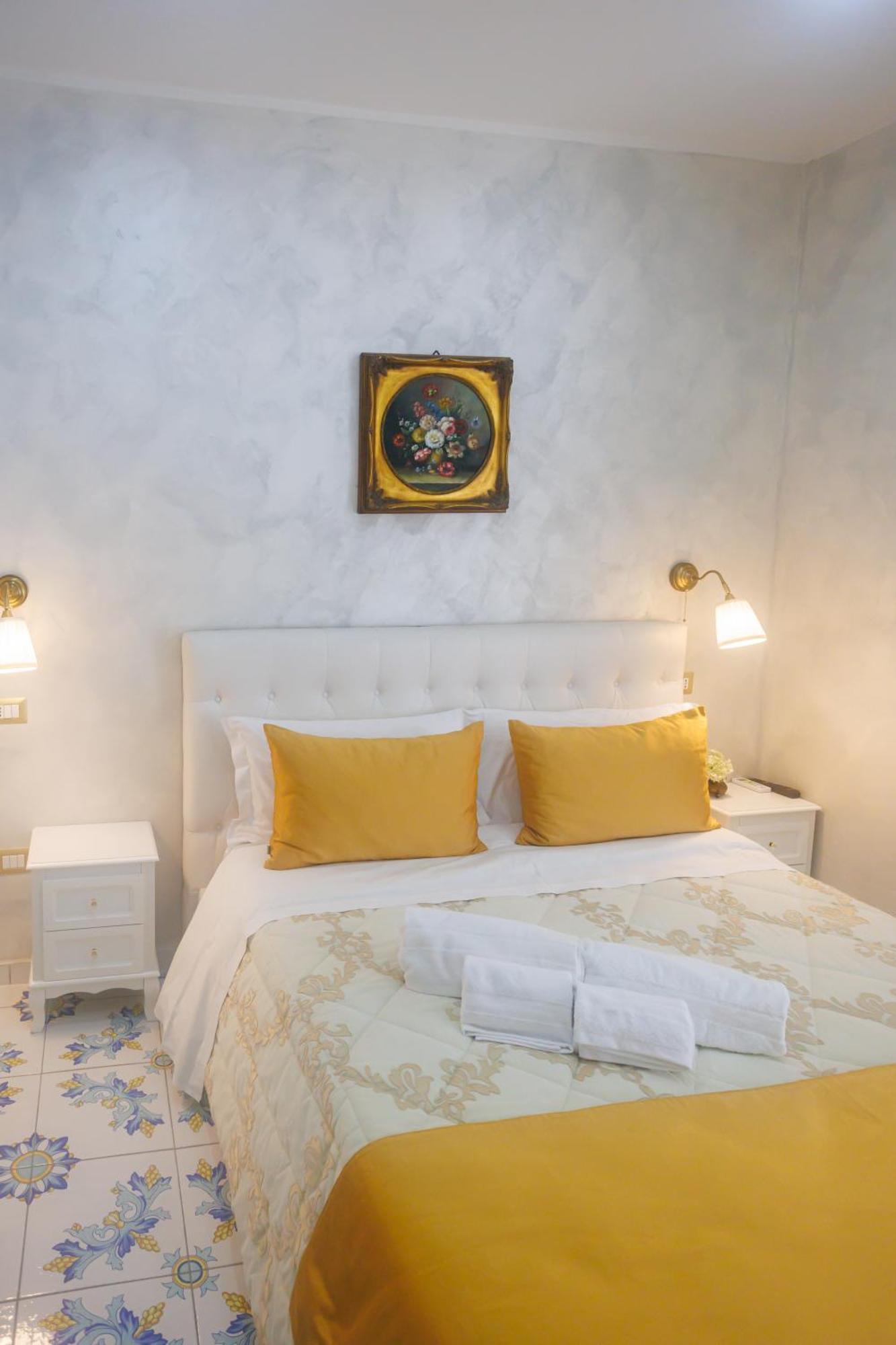 Alma Adry Bed & Breakfast เนเปิลส์ ภายนอก รูปภาพ