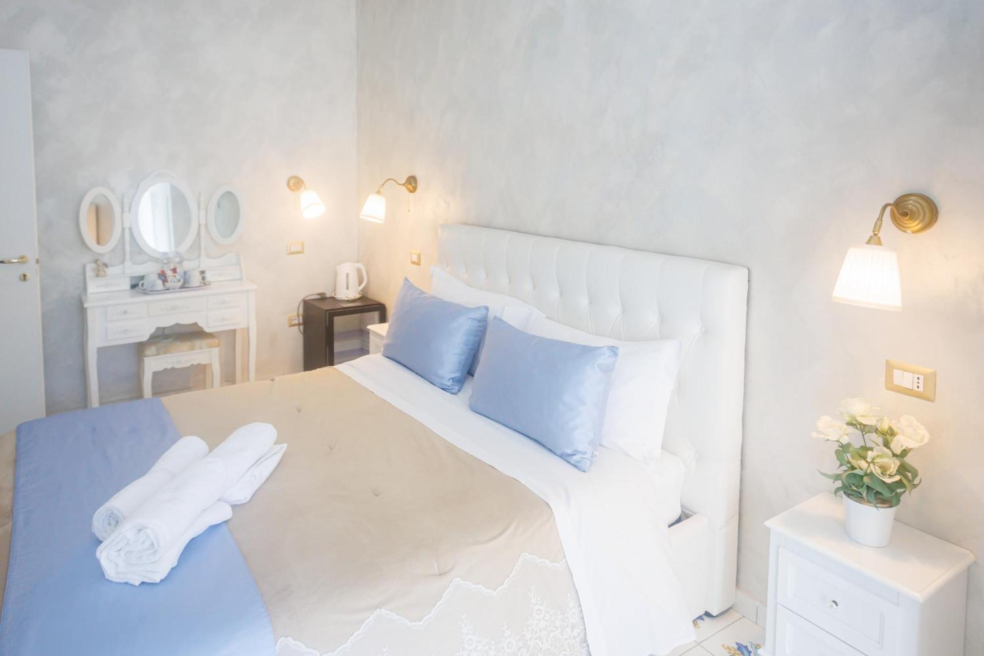 Alma Adry Bed & Breakfast เนเปิลส์ ภายนอก รูปภาพ