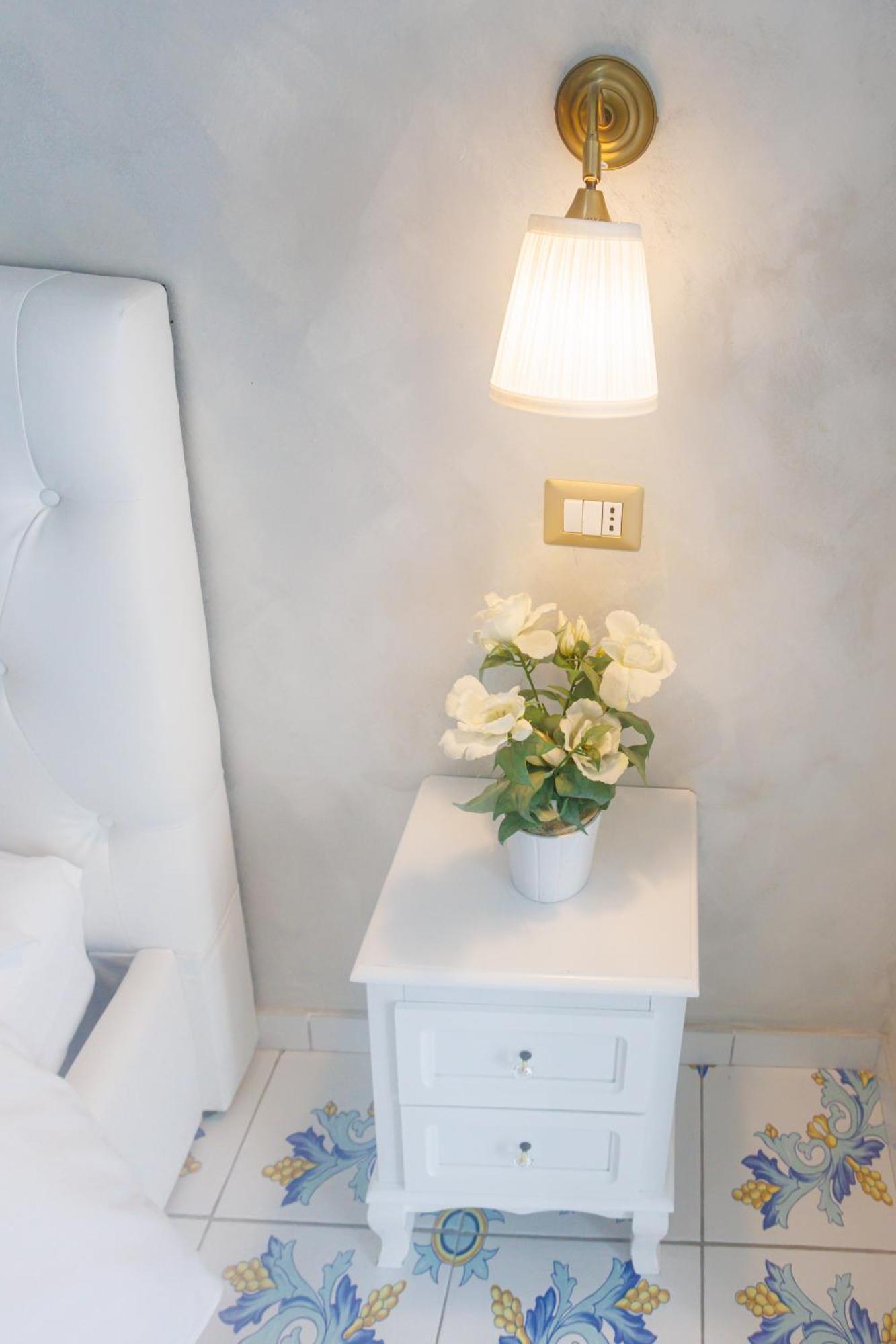Alma Adry Bed & Breakfast เนเปิลส์ ภายนอก รูปภาพ