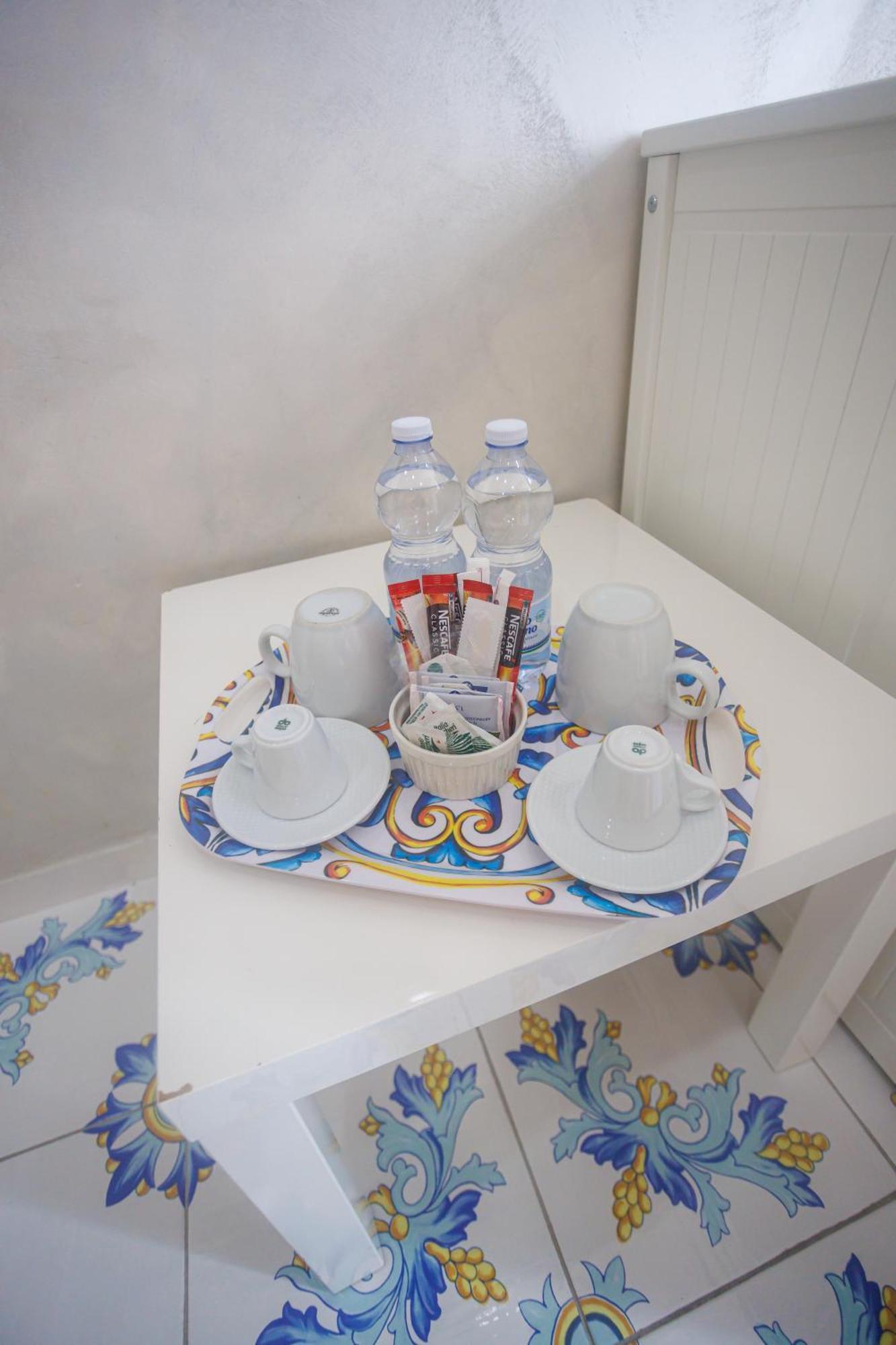Alma Adry Bed & Breakfast เนเปิลส์ ภายนอก รูปภาพ